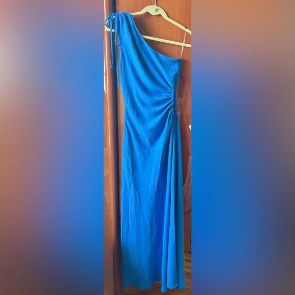 Entro NWT one shoulder maxi dress in size M - Picture 9 of 9